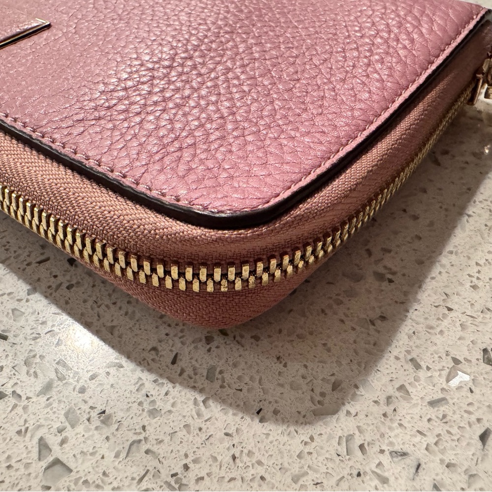 Tumi Pink Pebbled Wristlet Clutch EUC - Picture 6 of 15
